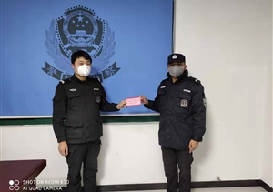 男子逃避检查跳湖 警保联手救人可赞 ——宗保公司参与疫情防控一