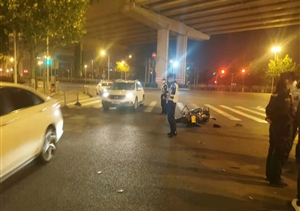 巡逻途中遇车祸 积极救助获表扬 —金桥辅警项目队员救助车祸伤者
